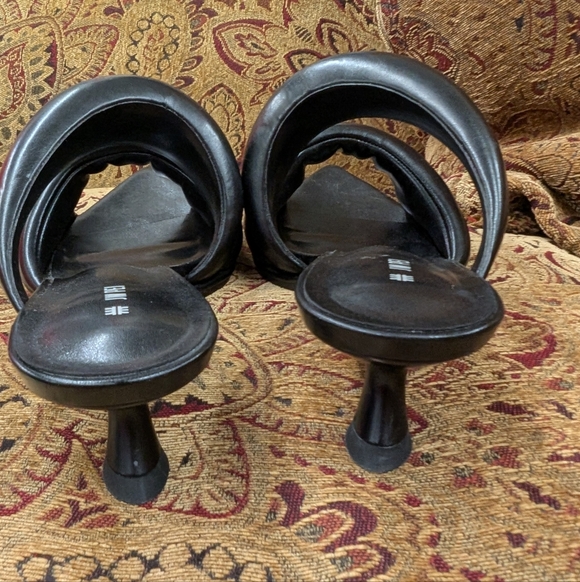 JW PEI Black Sculpted Padded-Strip Pointed Mule(Pre-loved) - Picture 5 of 7